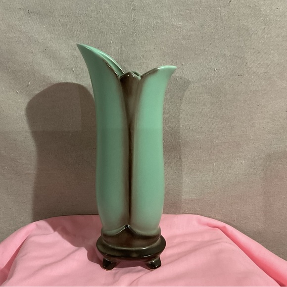 Vintage Green Porcelain Vase - Picture 2 of 4
